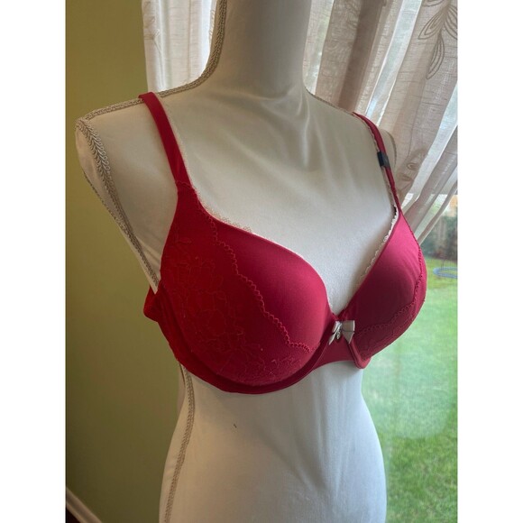 Victoria’s Secret 38C Red Bra Lace Satin Padded BNWT - Picture 1 of 9